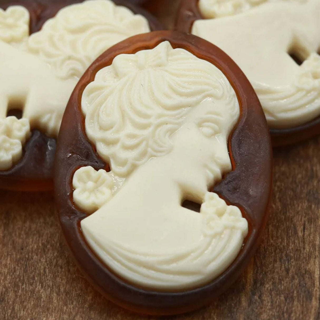 1 Cameo Button Brown Background with Ivory Silhouette & Removable Shank Loop