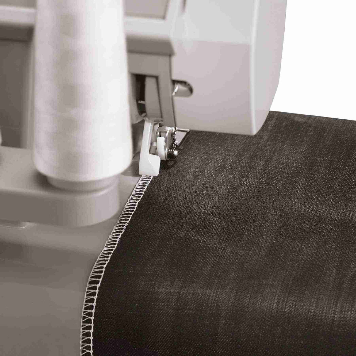 Serger Machine Heavy Duty Singer 14HD854