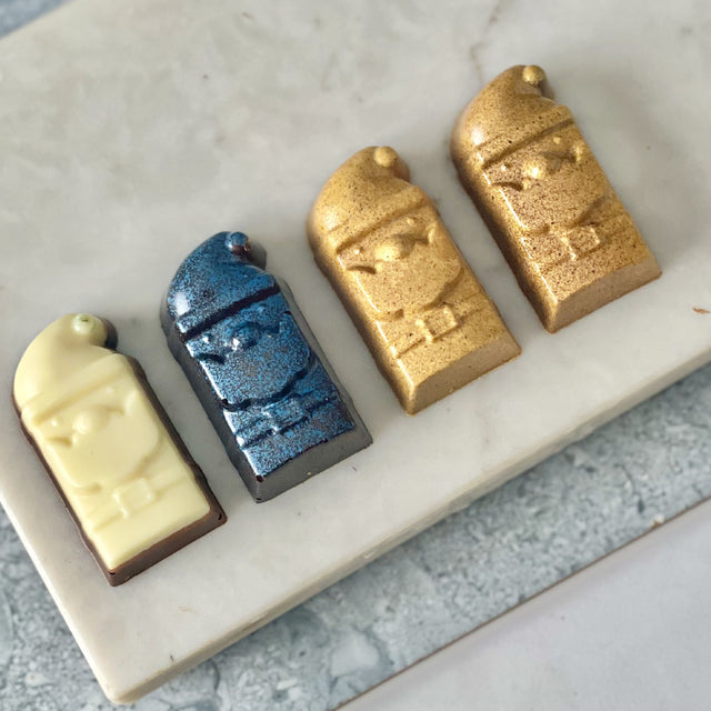 Greyas Polycarbonate Chocolate Mold, Santa Praline by Luis Amado, 18 Cavities