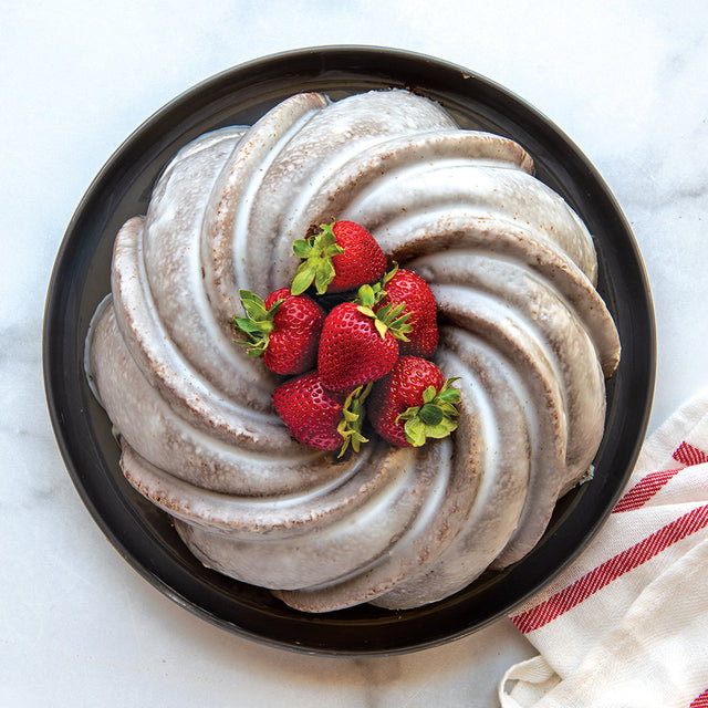 Nordic Ware Swirl Bundt Pan, 10 Cup