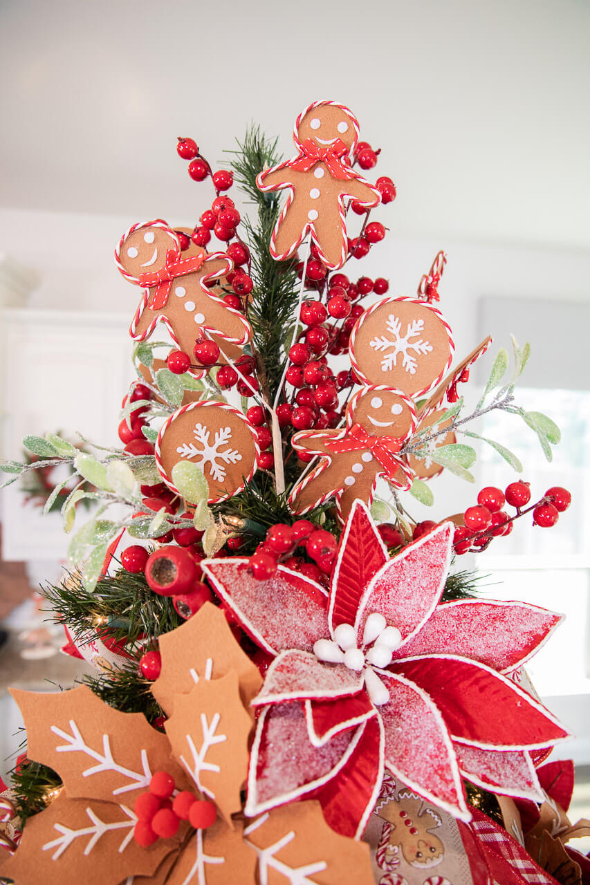 20” Pod Leaf Frosted Christmas Spray