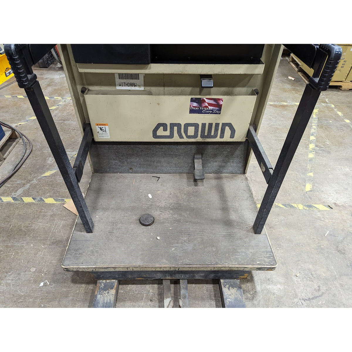 Crown 30SP42TT Electric Order Picker, With Charger, Used Excellent Condition
