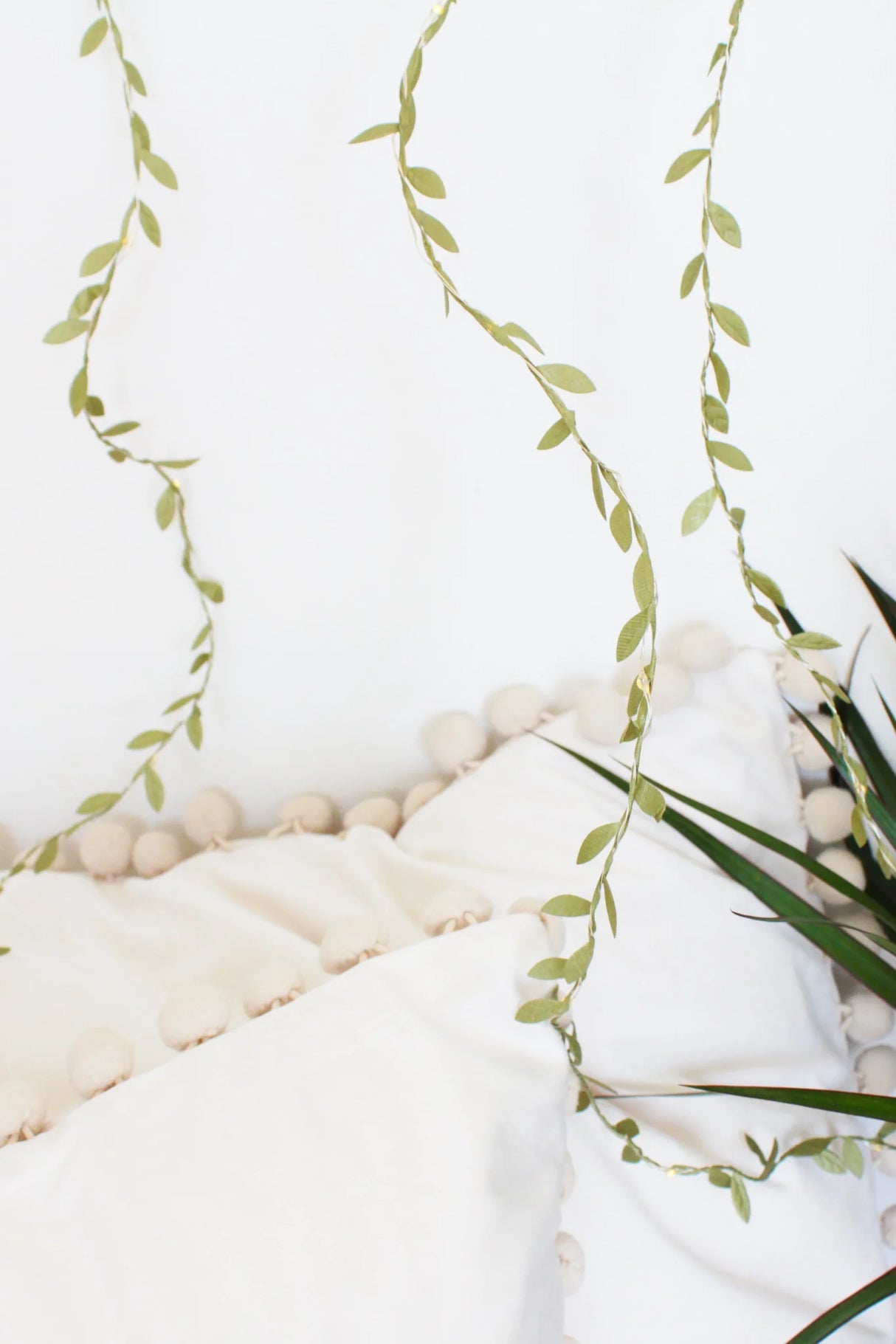 96 LED Green Leaf Vine Fairy Light Curtain for Halloween