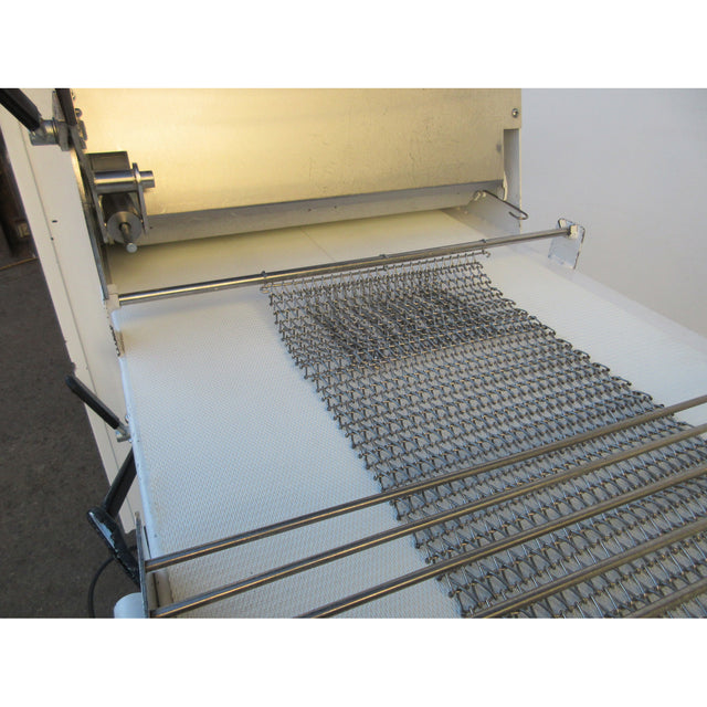 Bloemhof 860L Sheeter Moulder, Includes 2 Pressure Plates, Used Excellent Condition