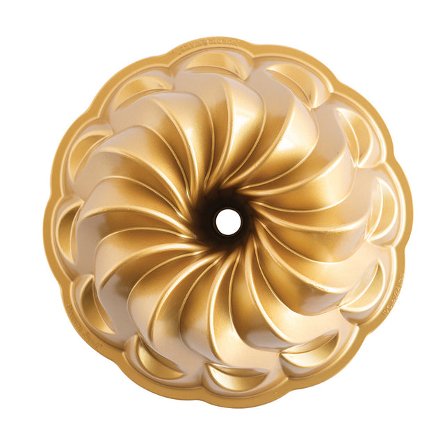 Nordic Ware Pirouette Bundt Pan, 10 Cups