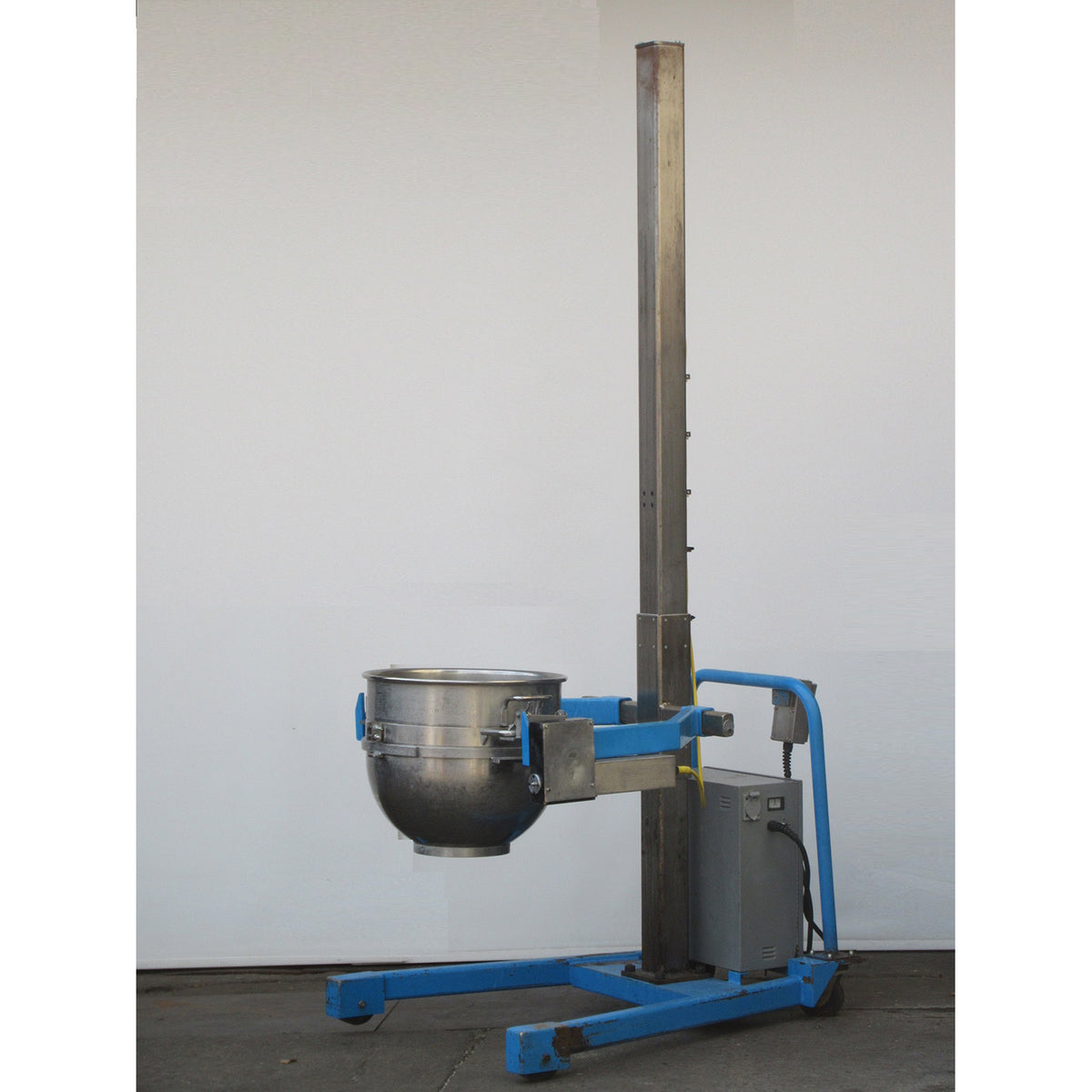 Savage CLTT Bowl Lift Truck, Used Excellent Condition