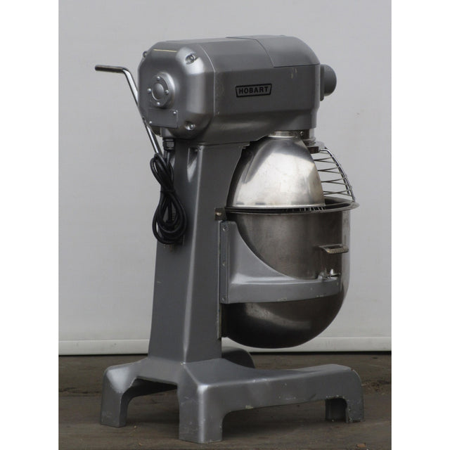 Hobart A200T 20 Qt Mixer, Bowl And 2 Attachments Included, Used Excellent Condition