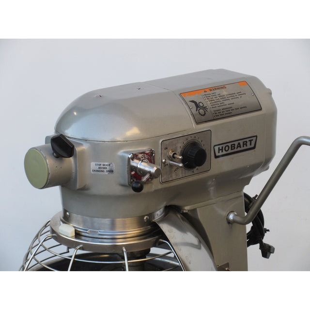 Hobart A200T 20 Qt Mixer, Bowl And 2 Attachments Included, Used Excellent Condition