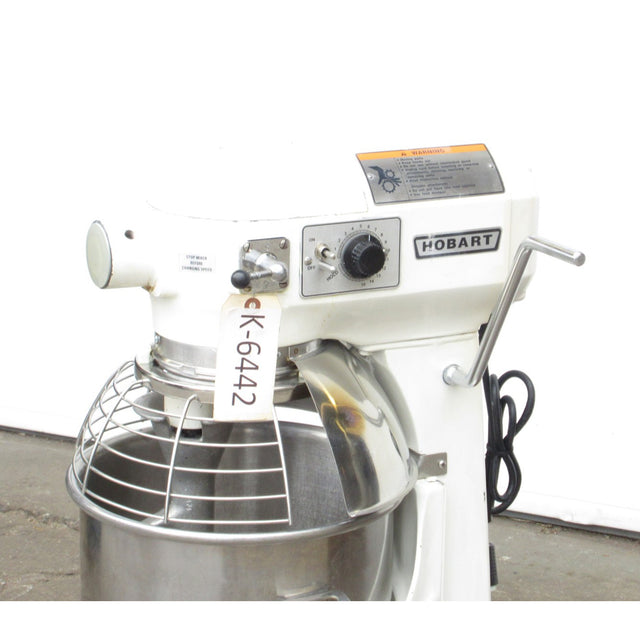 Hobart A200T 20 Qt Mixer, Bowl And 2 Attachments Included, Used Excellent Condition