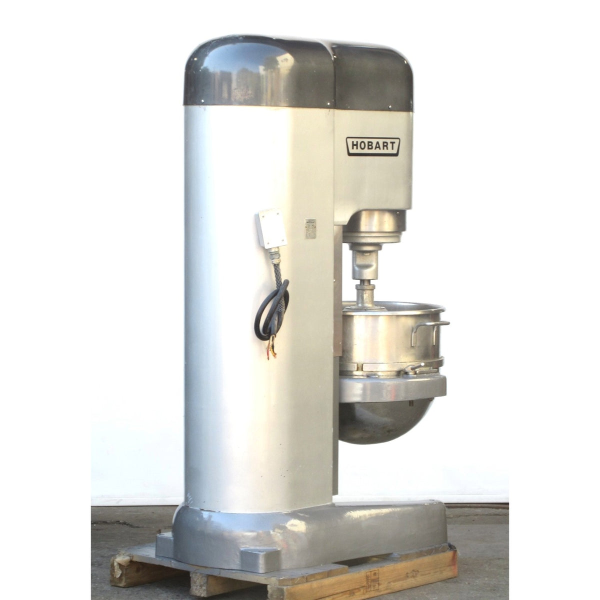 Hobart M802 80 Qt Mixer, Bowl And 2 Attachments Included, Used Excellent Condition