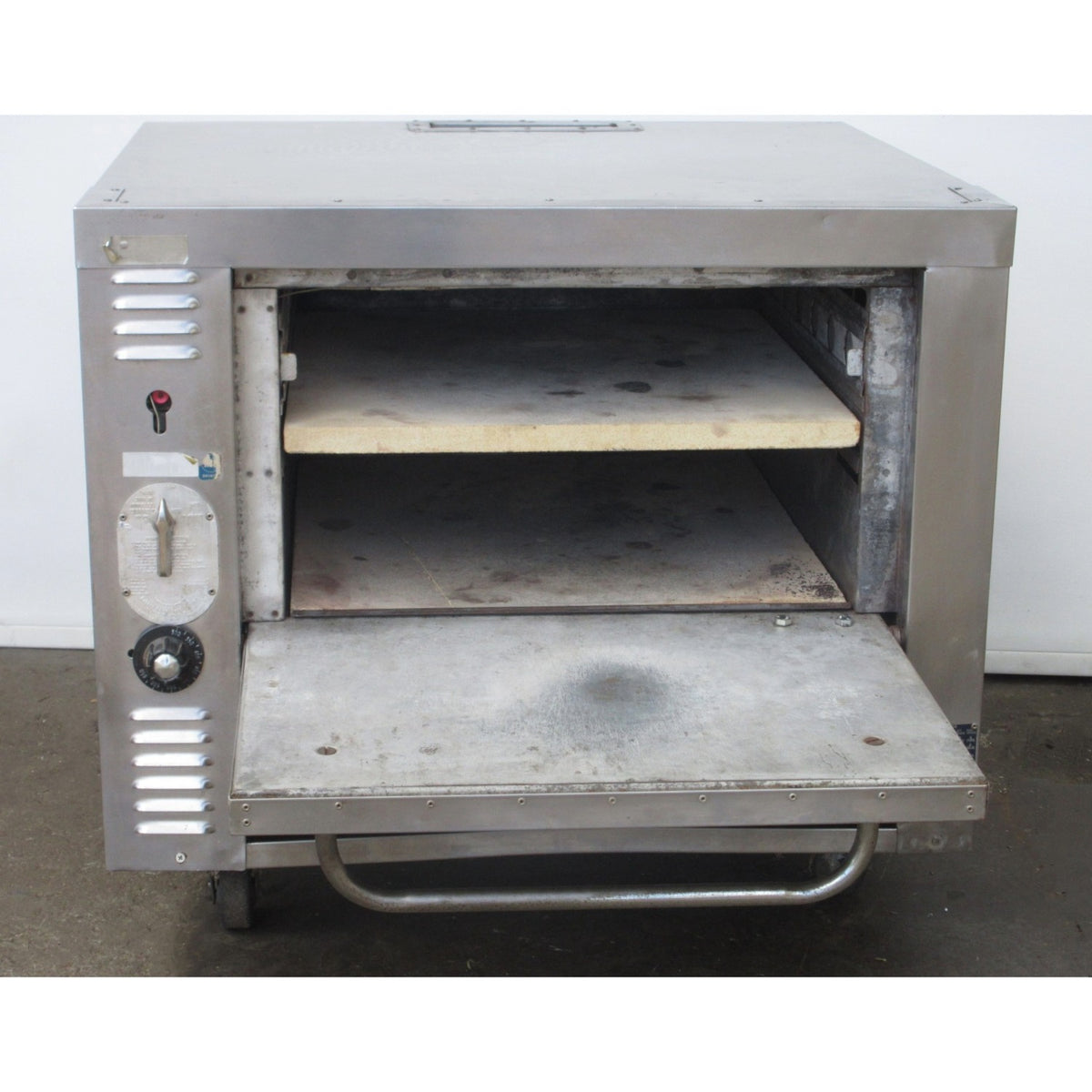 Bakers Pride 922S Countertop Pizza Oven, Used Excellent Condition