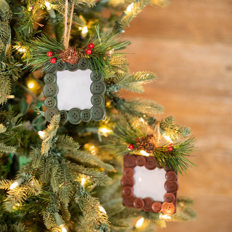 8 x 4 Inch Button Frame with Pinecones Decorative Christmas Photo Hanging Ornament