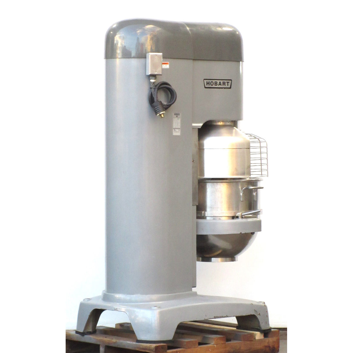 Hobart M802 80 Qt Mixer, Bowl And 2 Attachments Included, Used Excellent Condition
