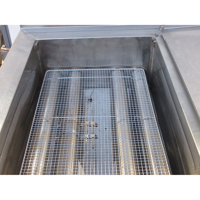 Avalon ADF26-G Donut Gas Fryer, Used Excellent Condition