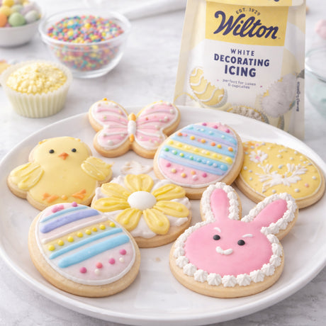 Wilton White Decorators Icing with 4 Tips
