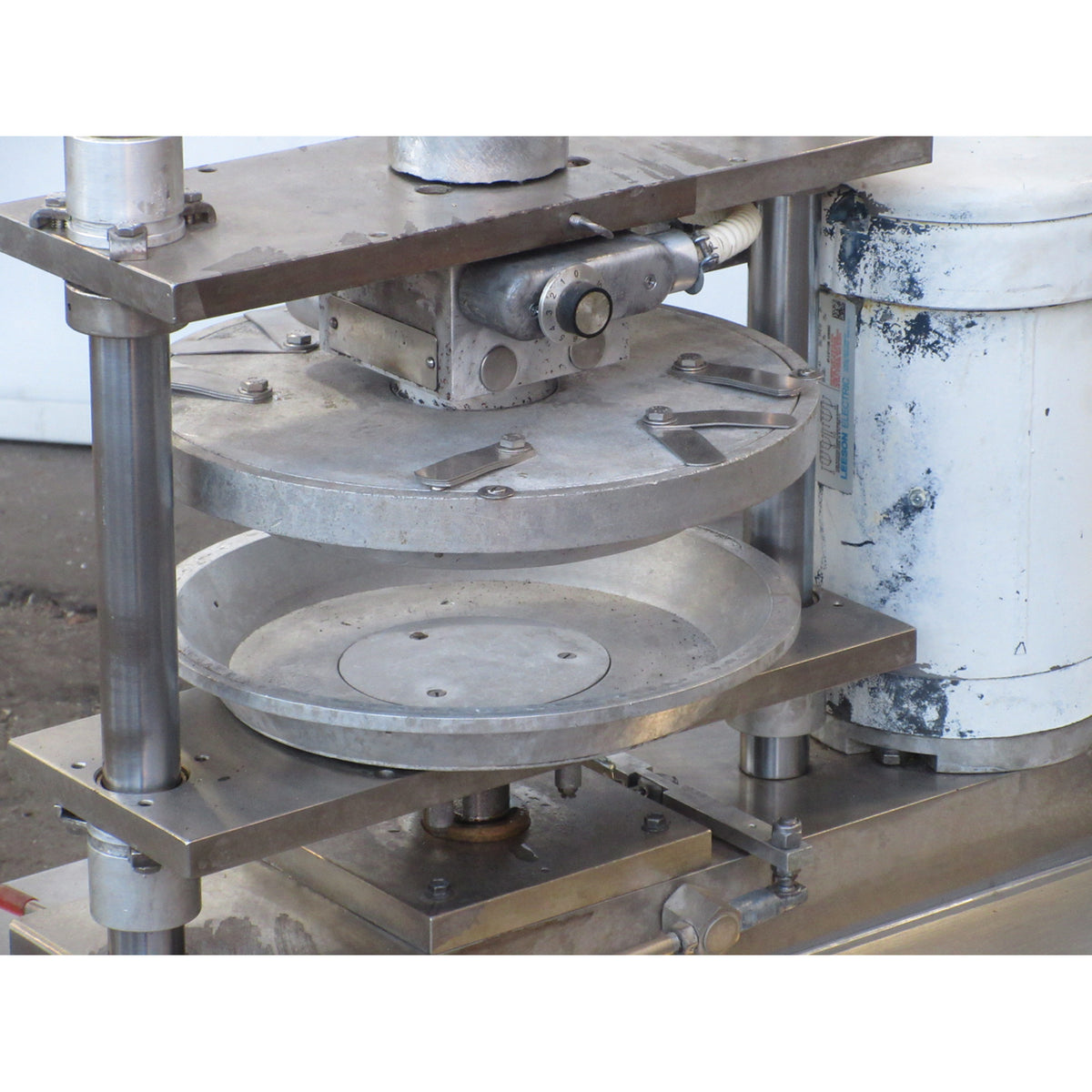 Comtec 2200 Hydraulic Pie Press, Used Excellent Condition