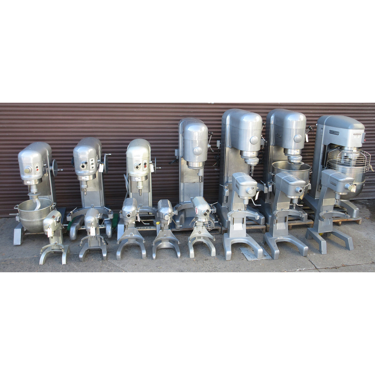 Hobart V1401 140 Qt Mixer, Bowl And 2 Attachments Included, Used Excellent Condition