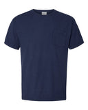 Camiseta unisex teñida de prenda con bolsillo