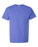 Camiseta unisex teñida de prenda con bolsillo