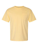 Camiseta unisex teñida de prenda con bolsillo