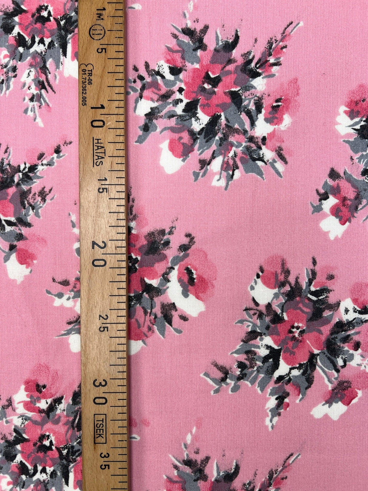 Printed Polyester Fabric Gray Pink Floral
