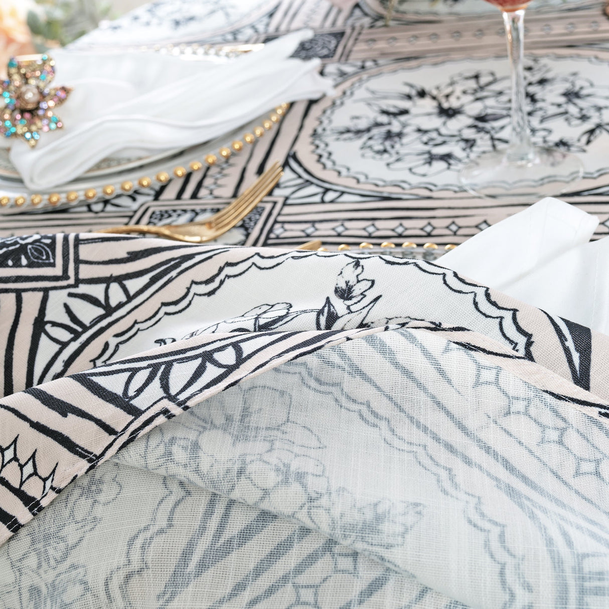 Round Faux Linen Tablecloth 120" Baroque
