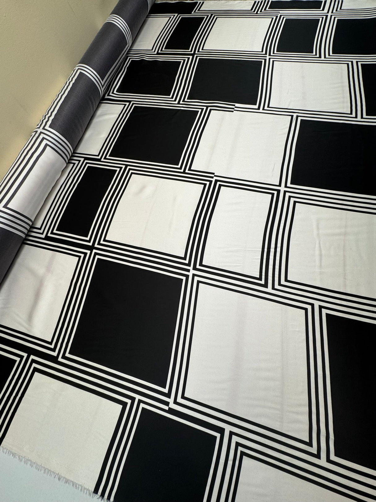 Polyamide Sateen Geometric Black White