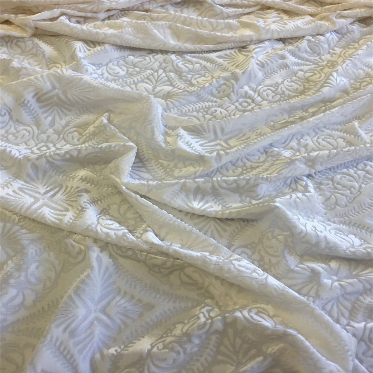 Burnout Stretch Velvet Fabric Lili Damask