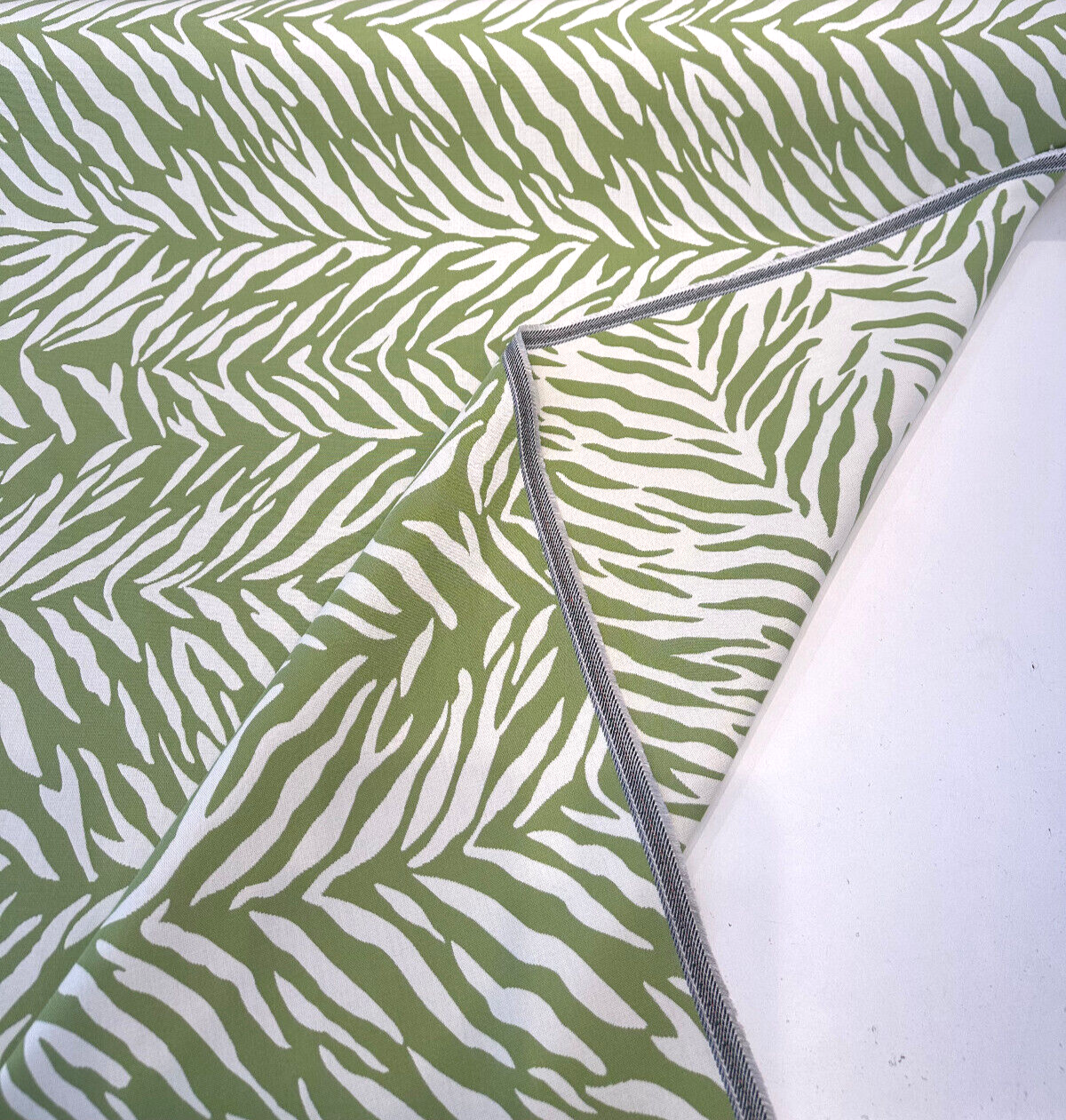 Sunbrella Veranda Green Palm Reversible Solution Dyed Acrylic Fabric - Green Palm Reversible, 54" Width (1 Yard)