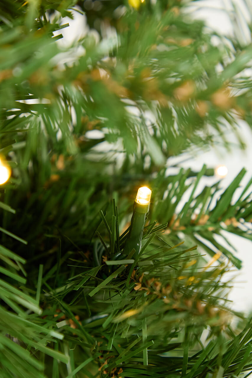 9' Telluride Pine Christmas Tree with 700 Warm White LED Lights