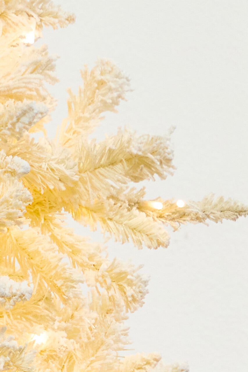 4.5' White Flocked Christmas Tree with 450 Warm White LED Lights
