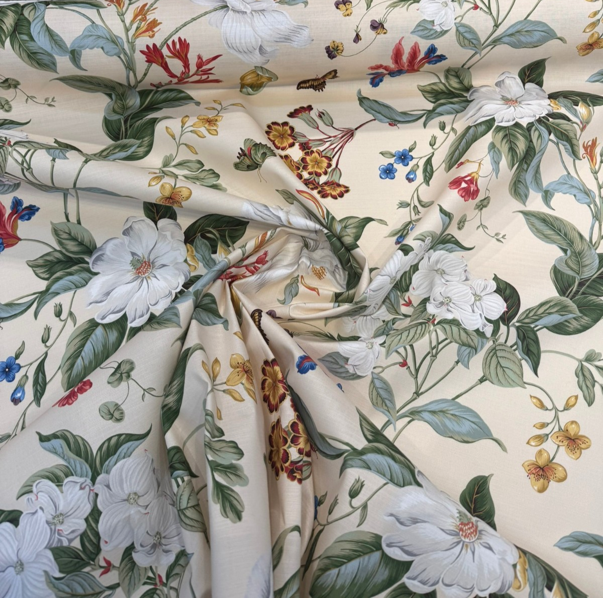 Williamsburg Garden Images Creme Floral Cotton Fabric - Creme Floral, 54" Width, 25.25" Vertical Repeat, 27" Horizontal Repeat (1 Yard)