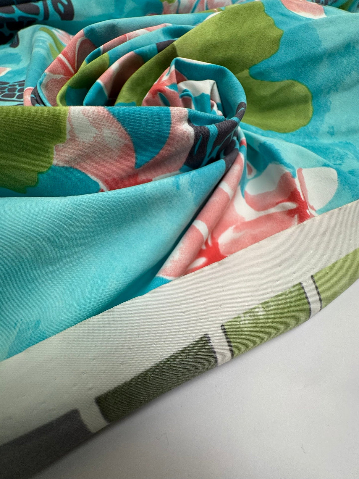Polyester Woven Multicolour Printed Fabric