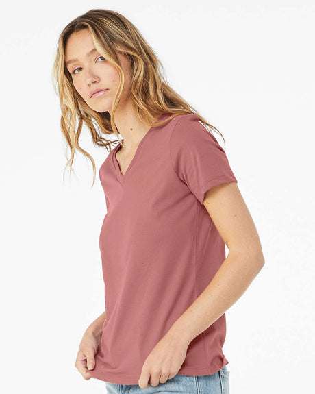 Camiseta de manga corta relajada con cuello en V de jersey para mujer BELLA + CANVAS®