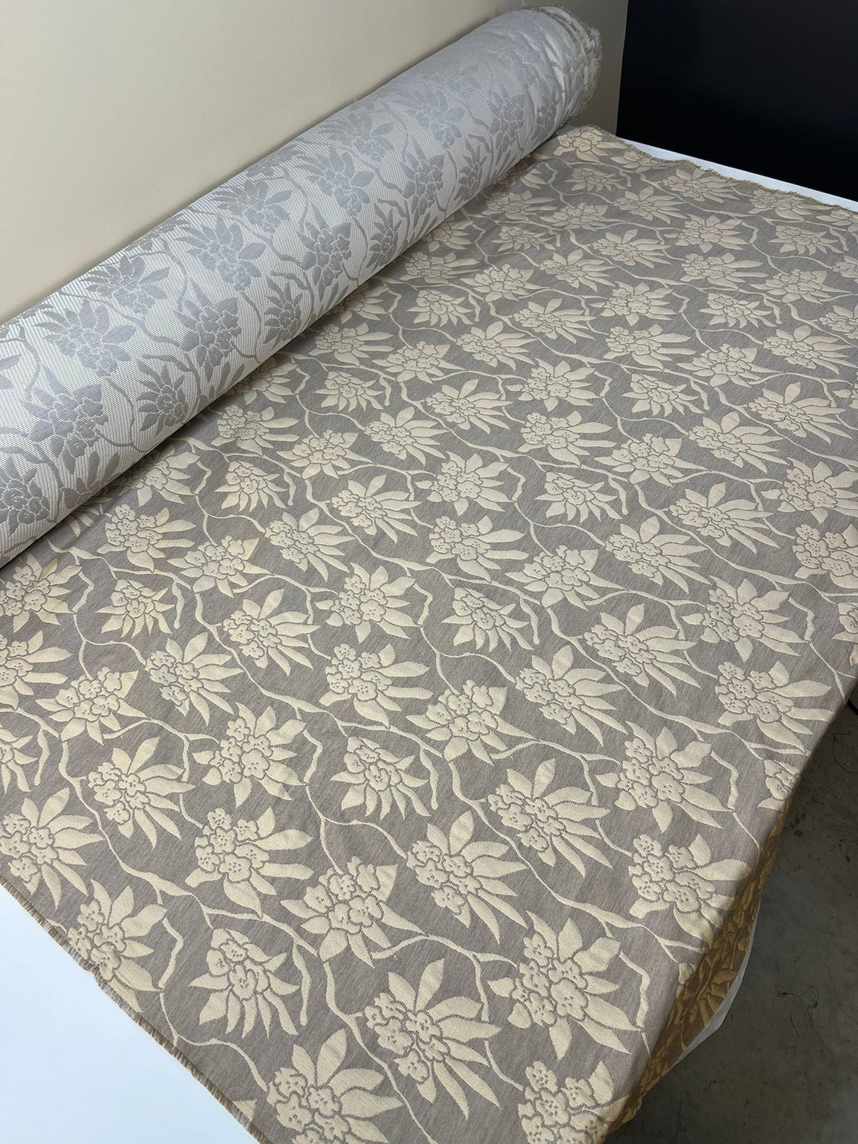 Polyester Jacquard Floral Golden Gray