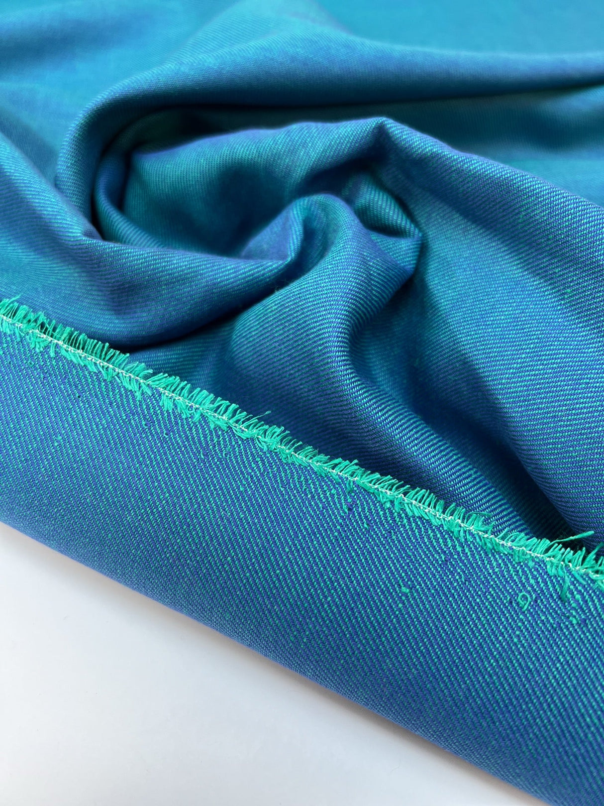 Viscose Changeant Twill