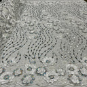 1 yarda de tela de encaje floral 3D brillante con cuentas y lentejuelas blanca