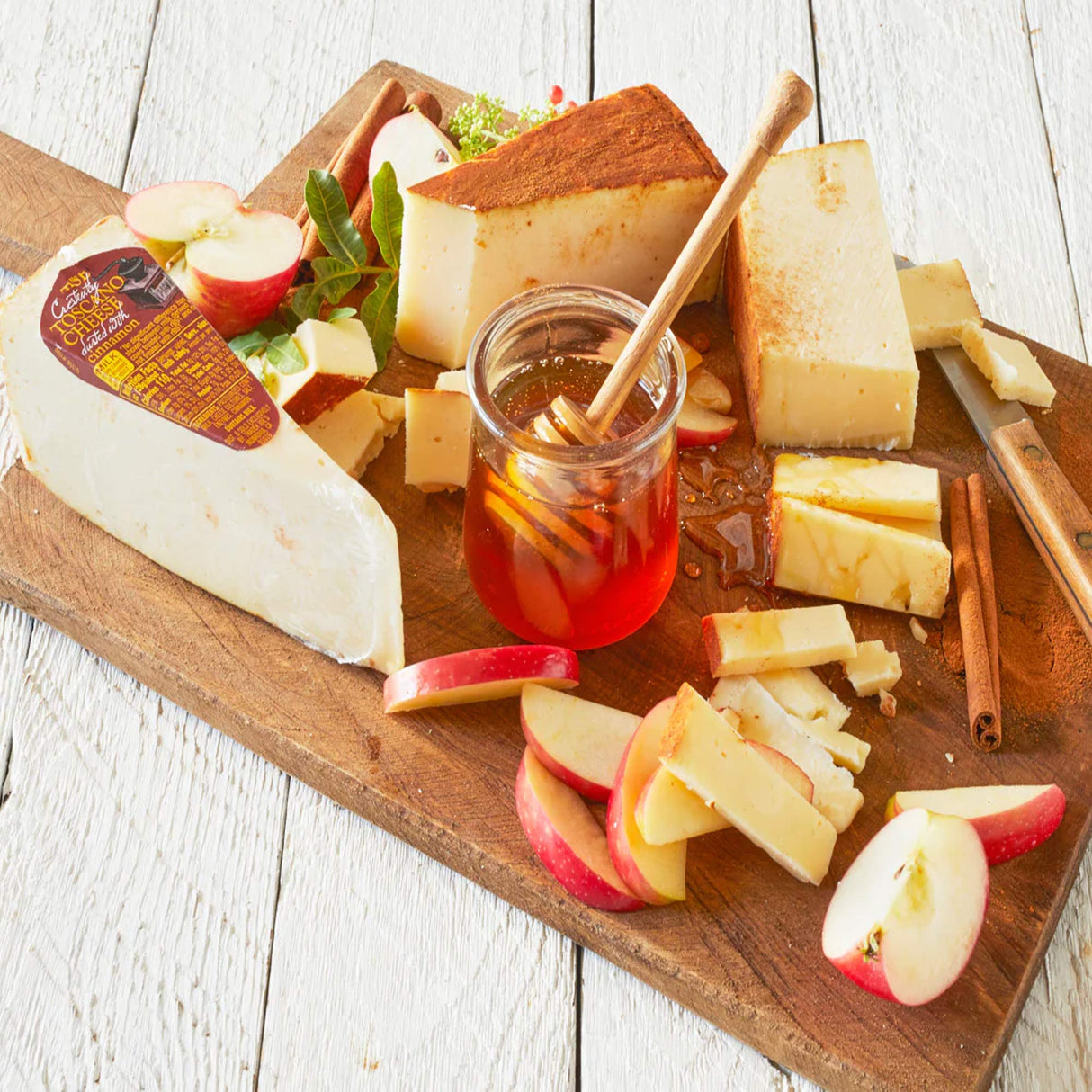 Creamy Toscano Cheese with Cinnamon – Sweet & Savory Gourmet Cheese
