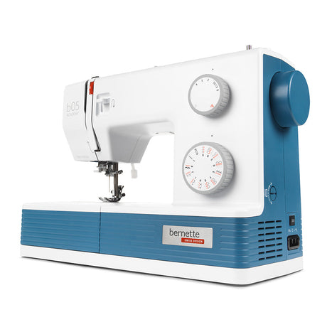 bernette 05 ACADEMY - Robust Mechanical Sewing Machine with 30 Essential Stitches