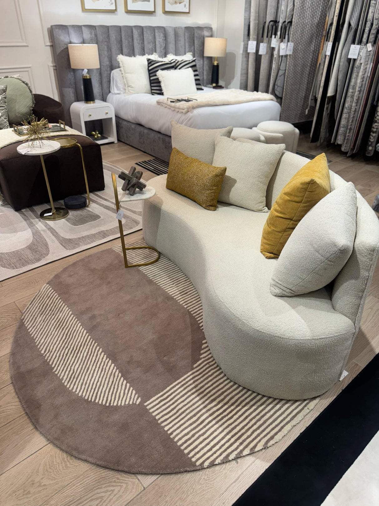 Beluga Tufted Design 61 Wool Fabric - Ivory Light Grey, Hand Tufted, Round (6' X 6' Round)