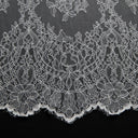 1 yarda de tela de encaje Chantilly lujoso con patrón floral lujoso, ancho 54"