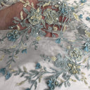 1 yarda de tela de encaje floral 3D con pedrería y pedrería bordada 100 por ciento poliéster malla de red de 51 pulgadas de ancho