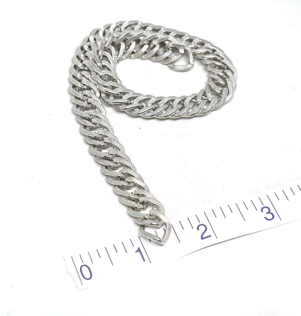 Double Link Etched Chain Gold 0.5"