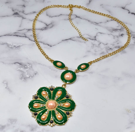 Flower Necklace Green Pearls