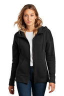 Sudadera con capucha de forro polar con hombros caídos para mujer District® Perfect Weight®