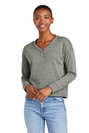 Sudadera de cuello en V de forro polar para mujer District® Perfect Tri