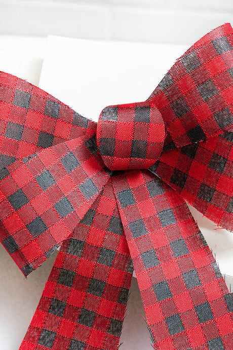 18'' x 14.5'' Acrylic Mesh Plaid Bow