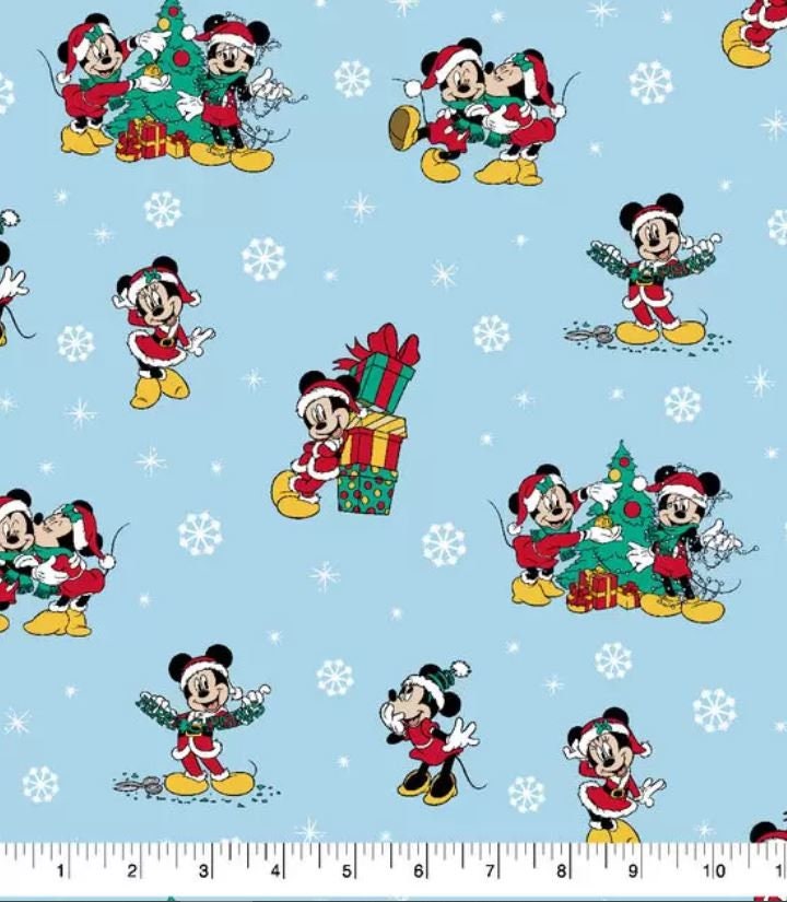 Quilting Cotton Disney Mickey and Minnie Christmas Day