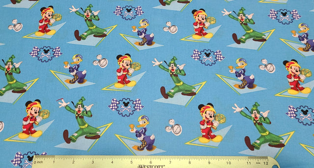 Quilting Cotton Disney Mickey & Friends Christmas
