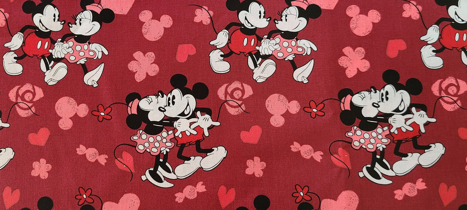 Quilting Cotton Disney Mickey and Minnie Love Valentines Kissing Red Metallic